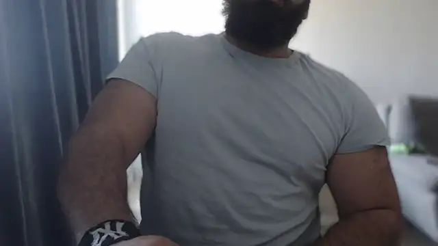 Snapshot of hugemachohandsome chatting on September 24, 2025, 7:04 am hugemachohandsome online show from September 24, 2025, 7:04 am