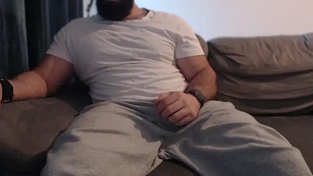 Snapshot of hugemachohandsome chatting on November 30, 2025, 9:32 am hugemachohandsome online show from November 30, 2025, 9:32 am