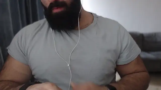 Snapshot of hugemachohandsome chatting on November 17, 2025, 9:57 am hugemachohandsome online show from November 17, 2025, 9:57 am