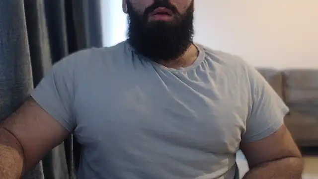 Snapshot of hugemachohandsome chatting on November 19, 2025, 10:15 am hugemachohandsome online show from November 19, 2025, 10:15 am