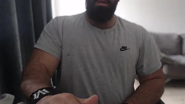 Snapshot of hugemachohandsome chatting on September 11, 2025, 8:14 am hugemachohandsome online show from September 11, 2025, 8:14 am