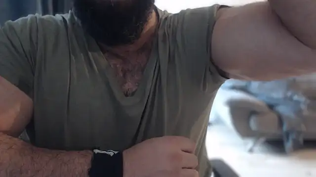 Snapshot of hugemachohandsome chatting on October 11, 2025, 10:16 am hugemachohandsome online show from October 11, 2025, 10:16 am