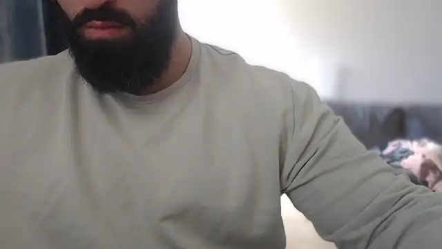 Snapshot of hugemachohandsome chatting on October 18, 2025, 10:06 am hugemachohandsome online show from October 18, 2025, 10:06 am