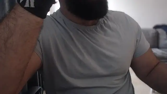 Snapshot of hugemachohandsome chatting on October 5, 2025, 8:27 am hugemachohandsome online show from October 5, 2025, 8:27 am