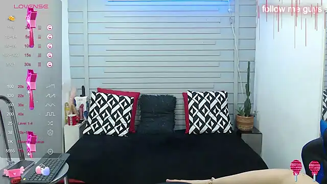 evelin zaens online show from March 2, 2025, 1:42 pm