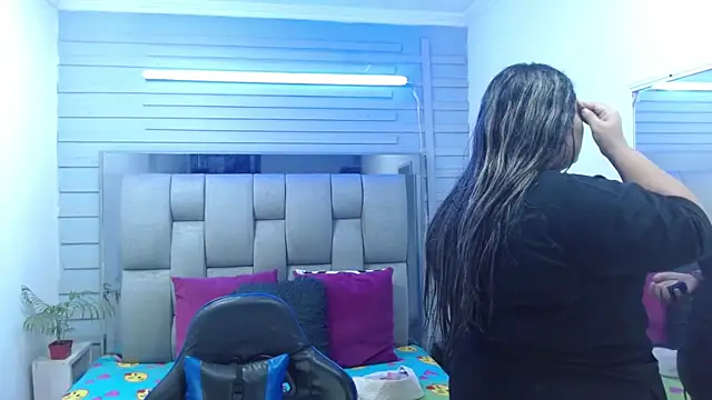 evelin zaens online show from February 28, 2026, 4:23 am