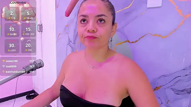 Snapshot of shayra_boobs1 chatting on October 18, 2025, 11:45 am shayra boobs1 online show from October 18, 2025, 11:45 am