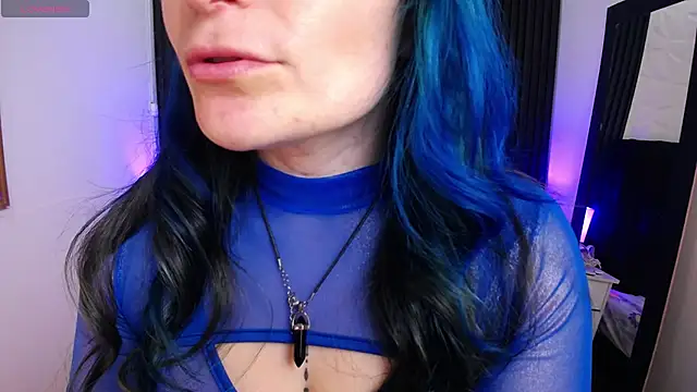 alicia moom online show from February 18, 2025, 10:58 pm
