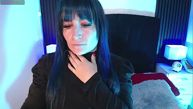 Snapshot of alicia_moom chatting on November 4, 2025, 6:55 pm alicia moom online show from November 4, 2025, 6:55 pm