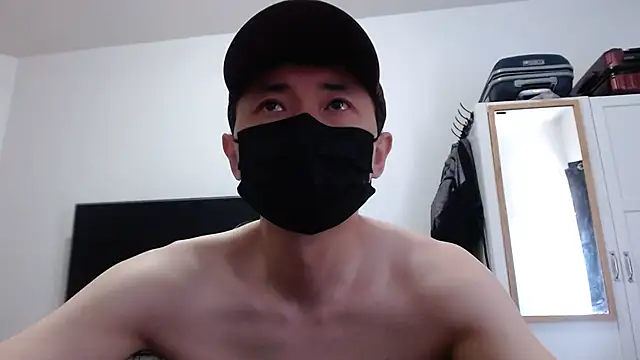twbobo00715 online show from May 18, 2026, 5:07 pm