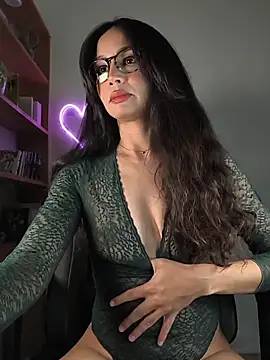 Snapshot of Naughty-Jessie chatting on May 3, 2026, 9:18 pm Naughty-Jessie online show from May 3, 2026, 9:18 pm