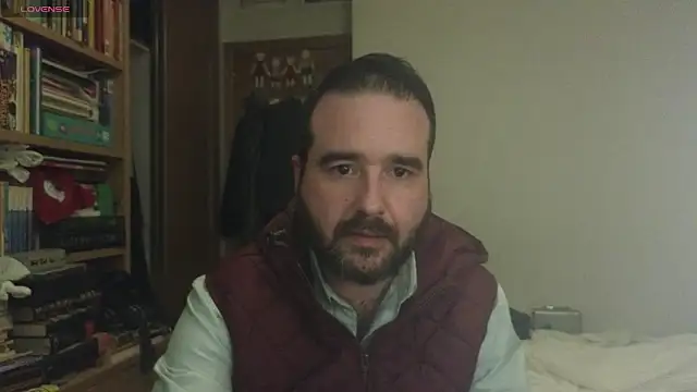 curiosillo83 online show from March 6, 2025, 3:24 am