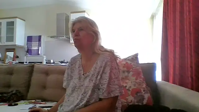 TrustfulVampire1 online show from April 18, 2026, 10:06 am