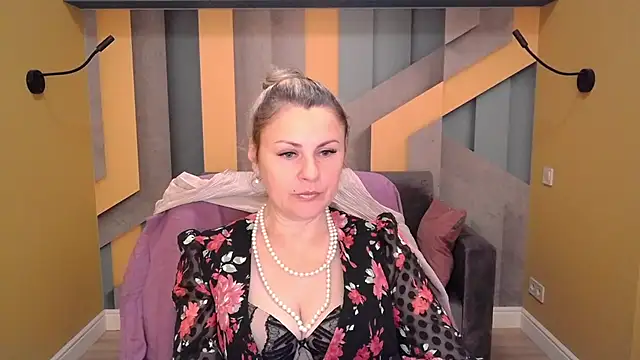 Candy Long online show from November 15, 2025, 6:28 am