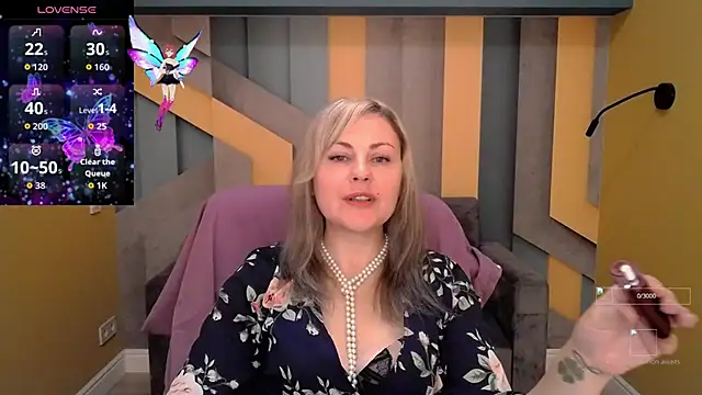 Candy Long online show from October 27, 2025, 6:36 am