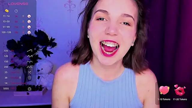 KindHazelHere  online show from February 19, 2026, 8:17 pm