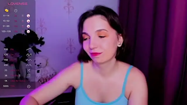 KindHazelHere  online show from November 23, 2025, 10:20 pm