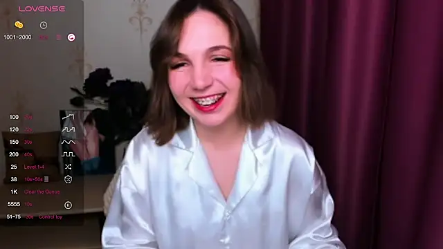 KindHazelHere  online show from March 5, 2025, 4:13 pm