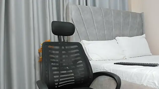 thee sexy goddess online show from November 27, 2025, 4:02 am