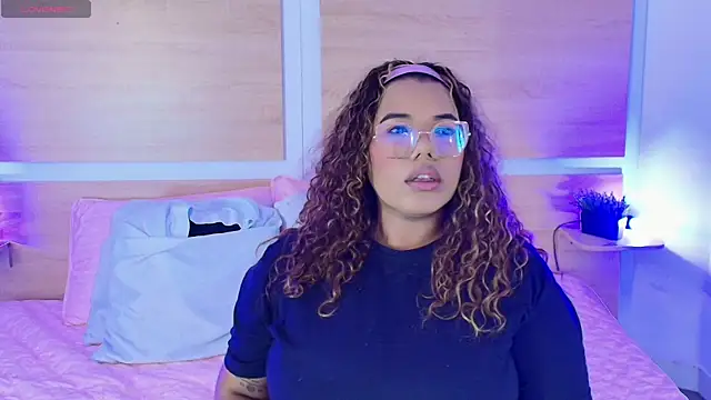  nickypurple  online show from September 27, 2025, 6:36 pm