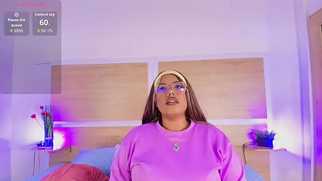  nickypurple  online show from September 30, 2025, 7:09 pm