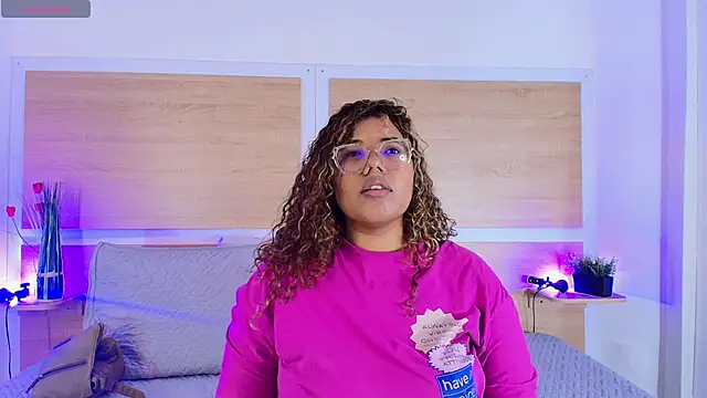  nickypurple  online show from September 15, 2025, 11:32 am