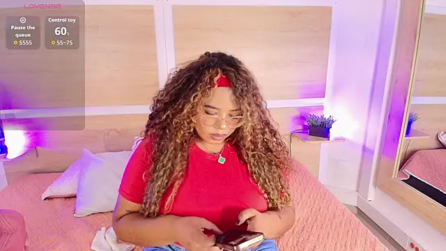  nickypurple  online show from September 28, 2025, 7:10 pm