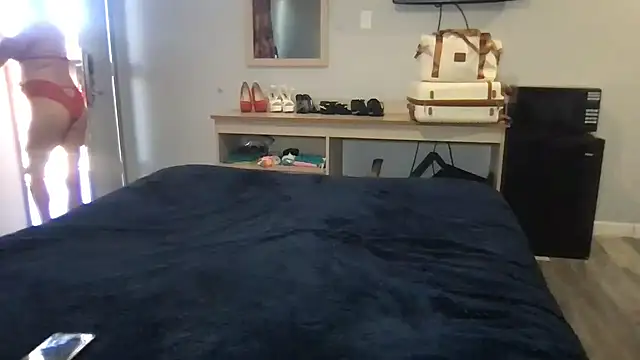 Snapshot of TiffaneyLove chatting on February 25, 2026, 6:41 pm TiffaneyLove online show from February 25, 2026, 6:41 pm