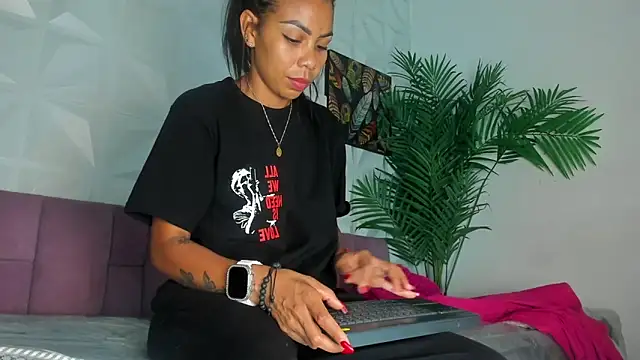 Snapshot of Hellen_Sky chatting on June 2, 2026, 7:03 pm Hellen Sky online show from June 2, 2026, 7:03 pm