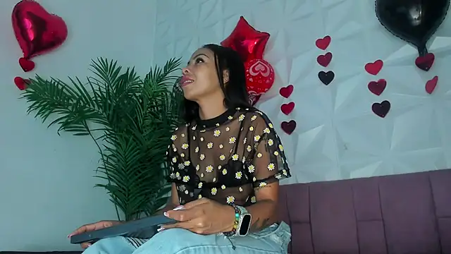 Snapshot of Hellen_Sky chatting on February 18, 2026, 7:21 pm Hellen Sky online show from February 18, 2026, 7:21 pm