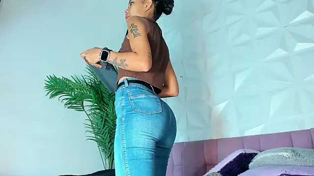 Hellen Sky online show from October 23, 2025, 7:23 pm