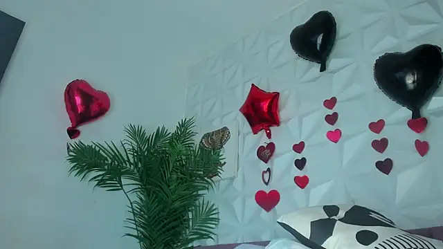 Snapshot of Hellen_Sky chatting on May 1, 2026, 7:08 pm Hellen Sky online show from May 1, 2026, 7:08 pm