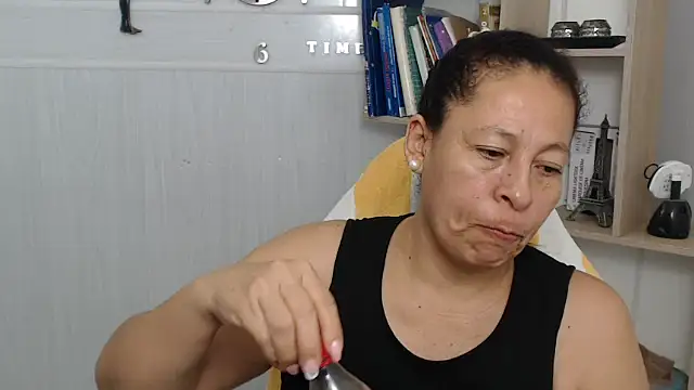 Snapshot of mature_martina chatting on July 2, 2026, 5:35 am mature martina online show from July 2, 2026, 5:35 am