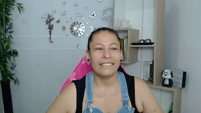 Snapshot of mature_martina chatting on July 8, 2026, 8:53 pm mature martina online show from July 8, 2026, 8:53 pm