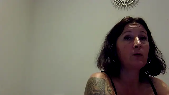 feline27 online show from November 5, 2025, 8:12 pm