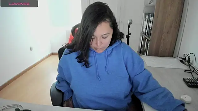 Snapshot of bigbooty-30 chatting on November 19, 2025, 11:10 am bigbooty-30 online show from November 19, 2025, 11:10 am