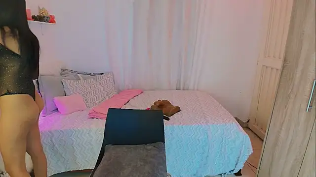 Nanami 19 online show from October 27, 2025, 6:09 pm