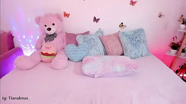 Zara uwu  online show from November 13, 2025, 10:41 am