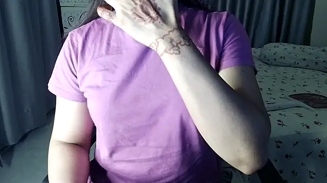 Snapshot of Sima--Roy chatting on February 10, 2026, 6:51 pm Sima--Roy online show from February 10, 2026, 6:51 pm