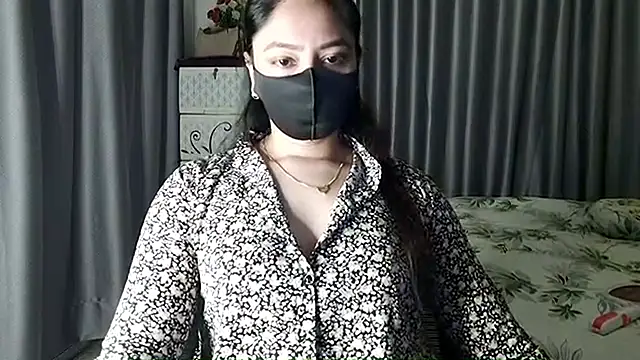 Snapshot of Sima--Roy chatting on February 21, 2026, 5:26 pm Sima--Roy online show from February 21, 2026, 5:26 pm