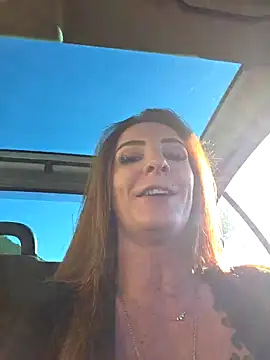 Snapshot of Ladykimberly_XOXO chatting on October 17, 2025, 3:03 pm Ladykimberly XOXO online show from October 17, 2025, 3:03 pm