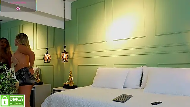 kataliina   online show from October 8, 2025, 12:07 pm