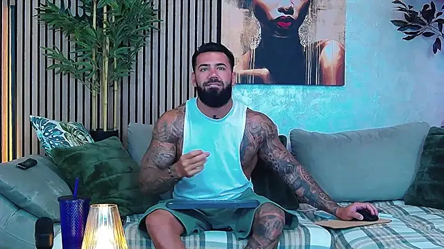 masterkingofmusclee online show from May 8, 2026, 7:23 am