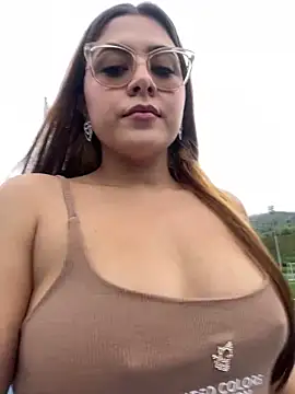 Snapshot of Natha_Fantasy chatting on January 3, 2025, 10:29 pm Natha Fantasy online show from January 3, 2025, 10:29 pm