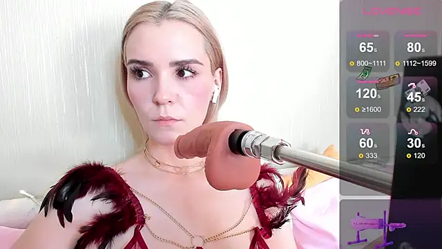 Kaya Devis online show from March 3, 2025, 7:57 am