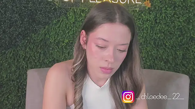 chloe d online show from October 18, 2025, 5:15 pm