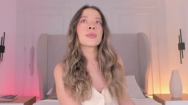 chloe d online show from October 30, 2025, 11:52 am