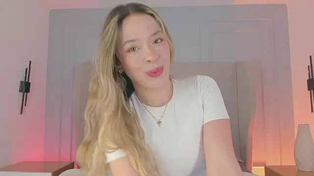 chloe d online show from March 15, 2026, 12:34 pm