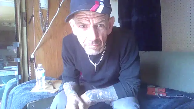deepstroker42071 online show from April 7, 2026, 8:21 pm