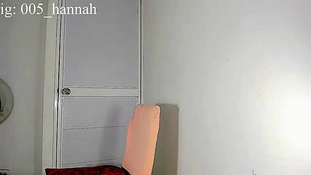 Hannahsmit online show from October 12, 2025, 2:24 am